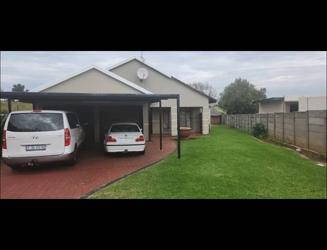 3 BEDROOM FREEHOLD FOR SALE IN BRACKENHURST